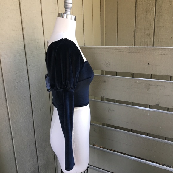 COPY - NWT Nasty Gal Black Velvet Off Shoulder Crop Top - Picture 4 of 5